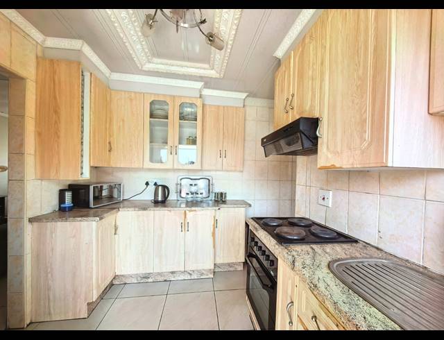 3 BEDROOM HOUSE FOR SALE IN ZAMDELA